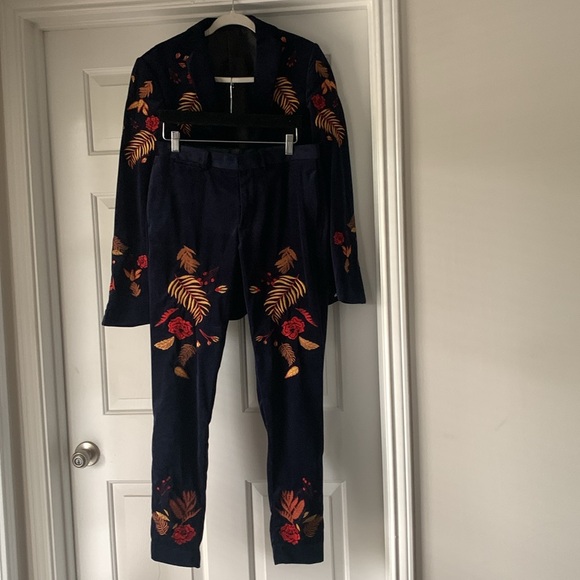 ASOS Men 2pc Blue Velvet Suit Personalized Floral Embroidered Lapel Designer - Picture 2 of 16